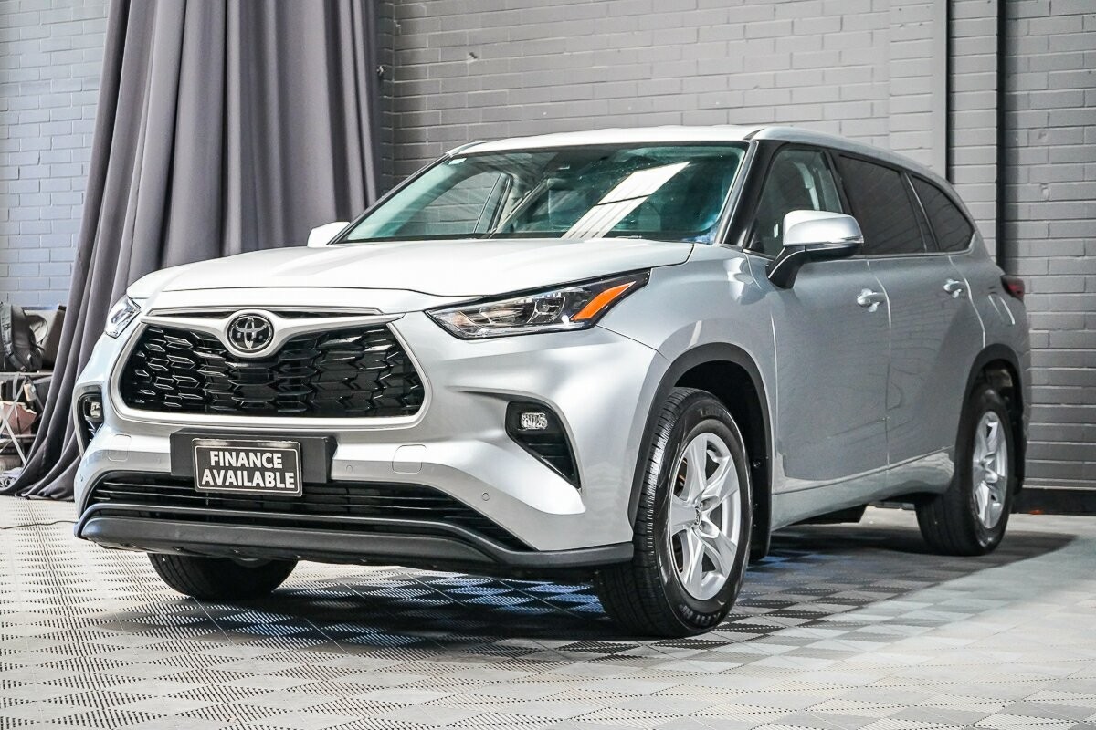 Toyota Kluger image 4