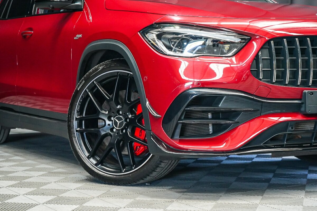 Mercedes Benz Gla-class image 2
