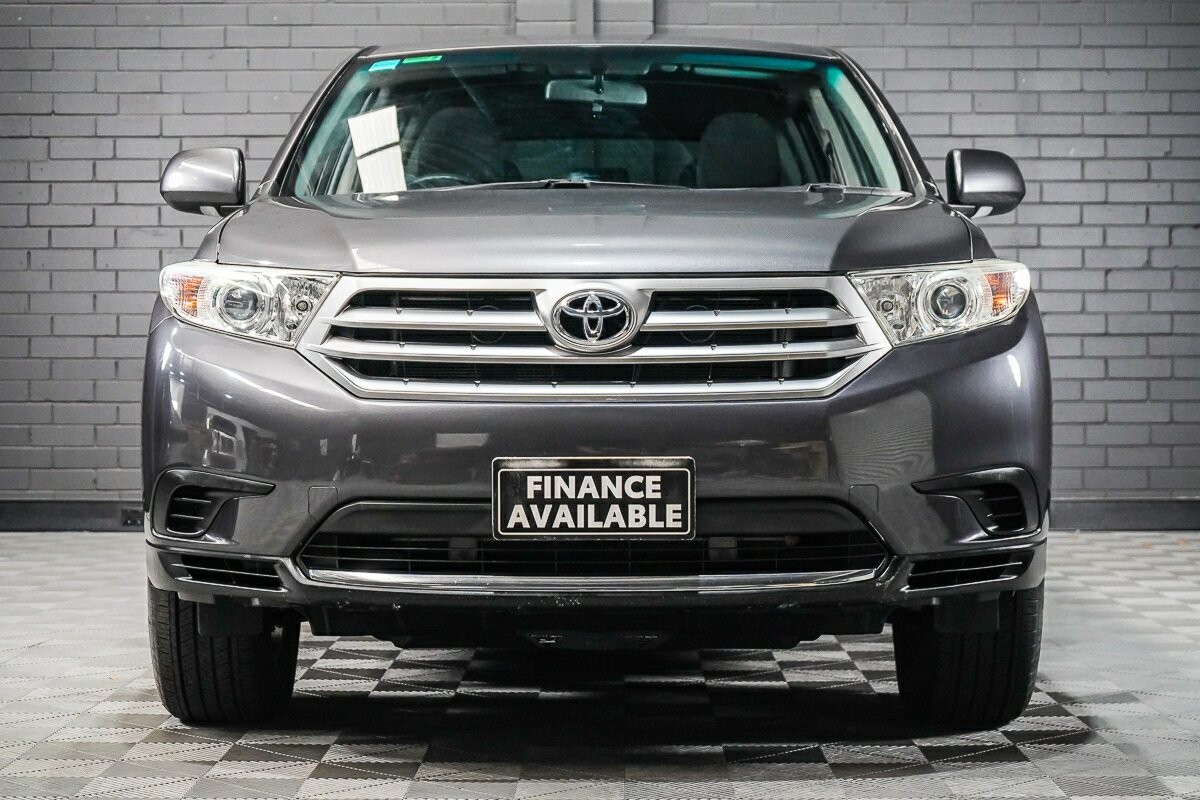 Toyota Kluger image 3