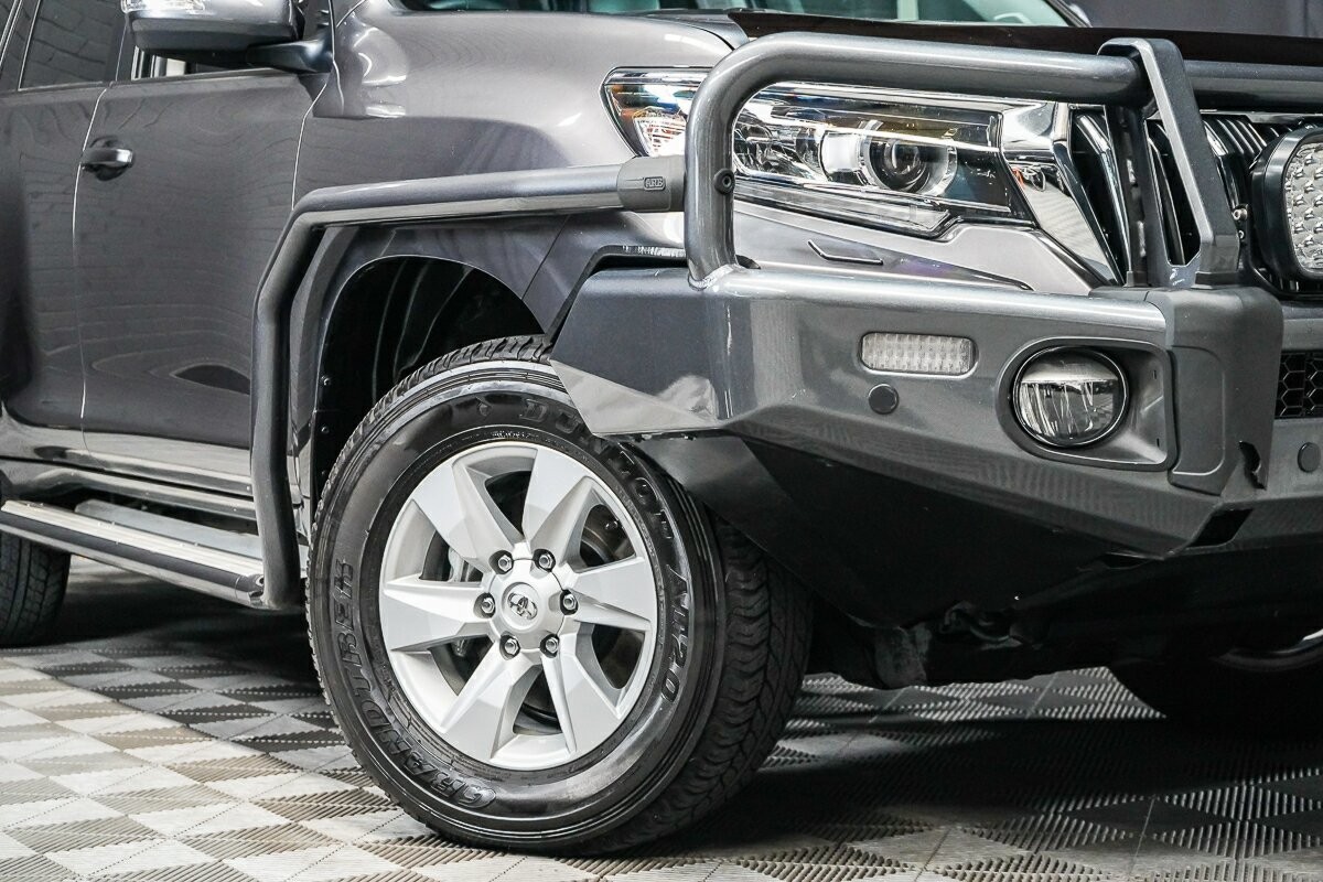 Toyota Landcruiser Prado image 2