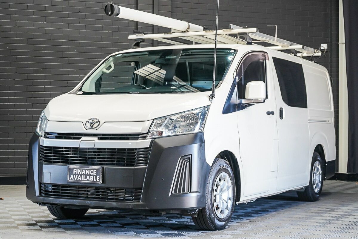 Toyota Hiace image 4
