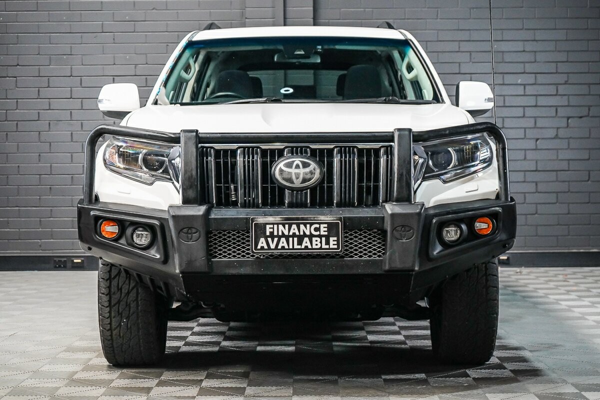 Toyota Landcruiser Prado image 3