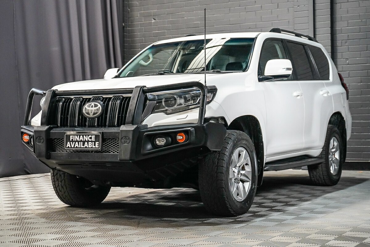 Toyota Landcruiser Prado image 4