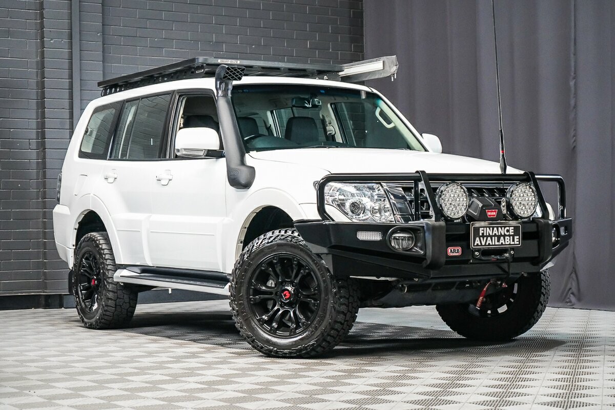 Mitsubishi Pajero image 1