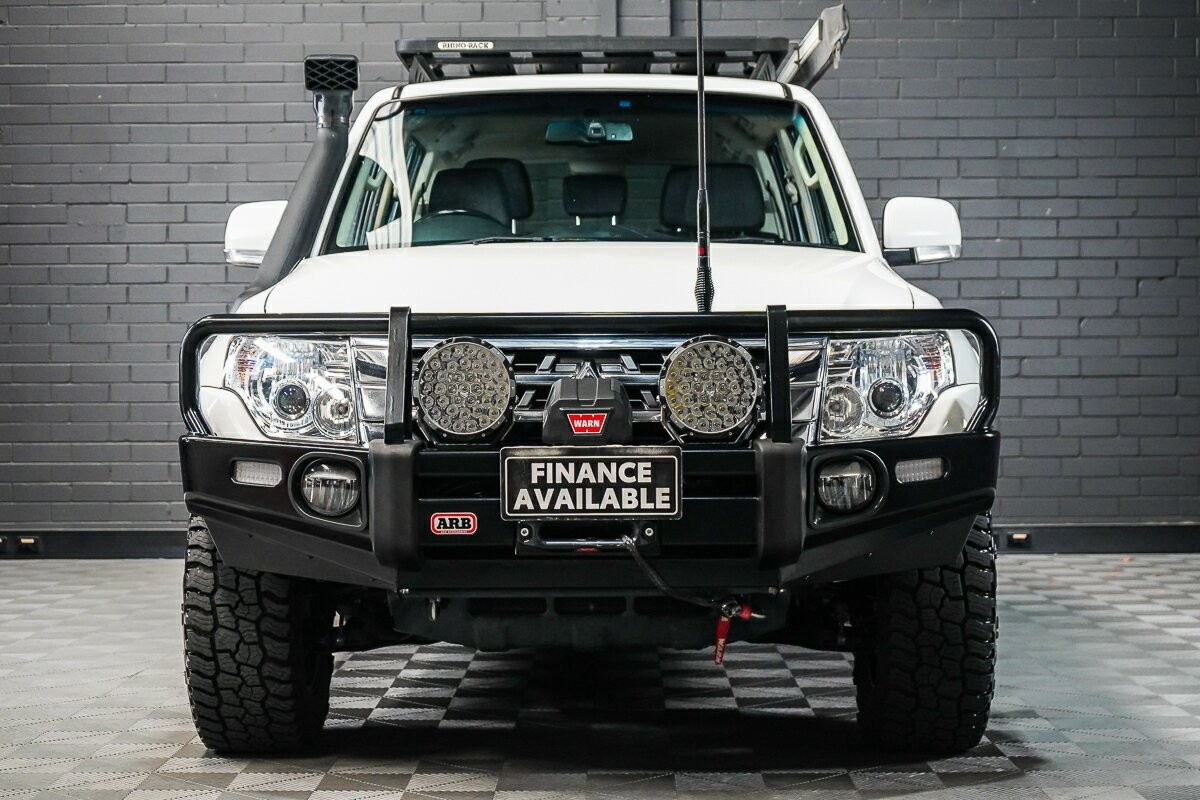 Mitsubishi Pajero image 3