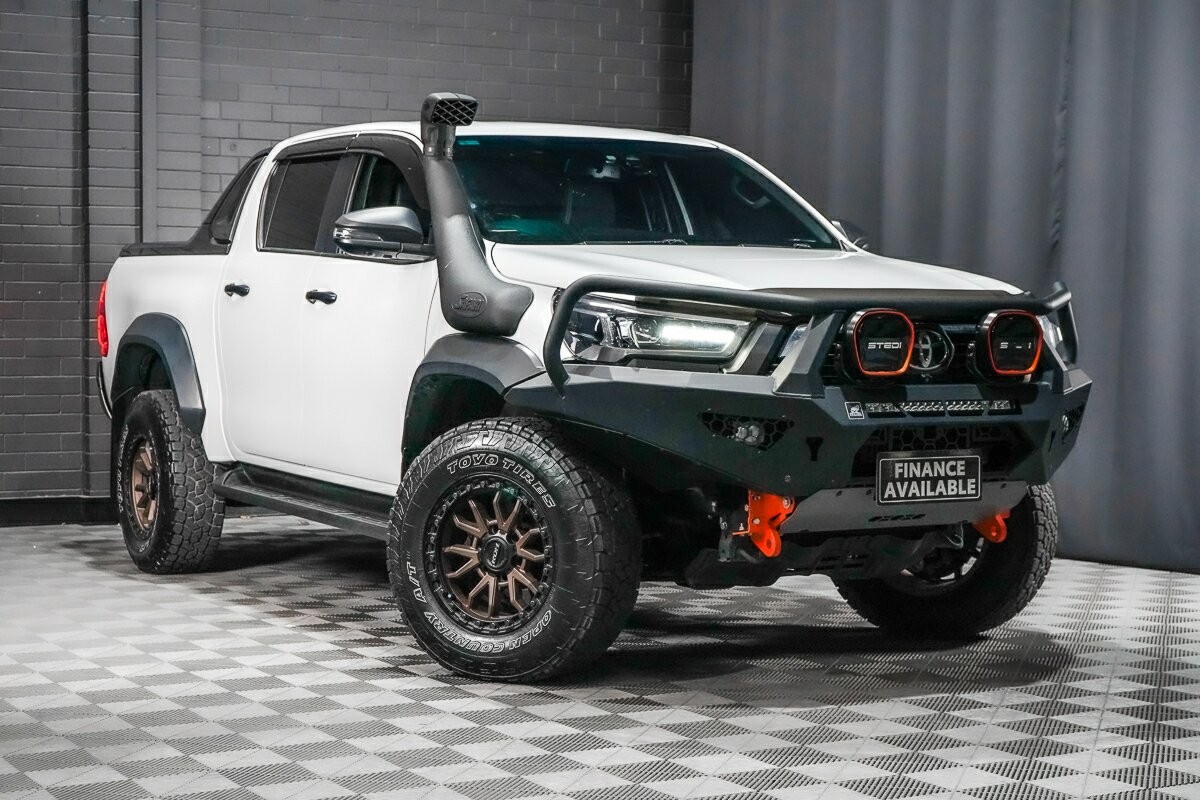 Toyota Hilux image 1