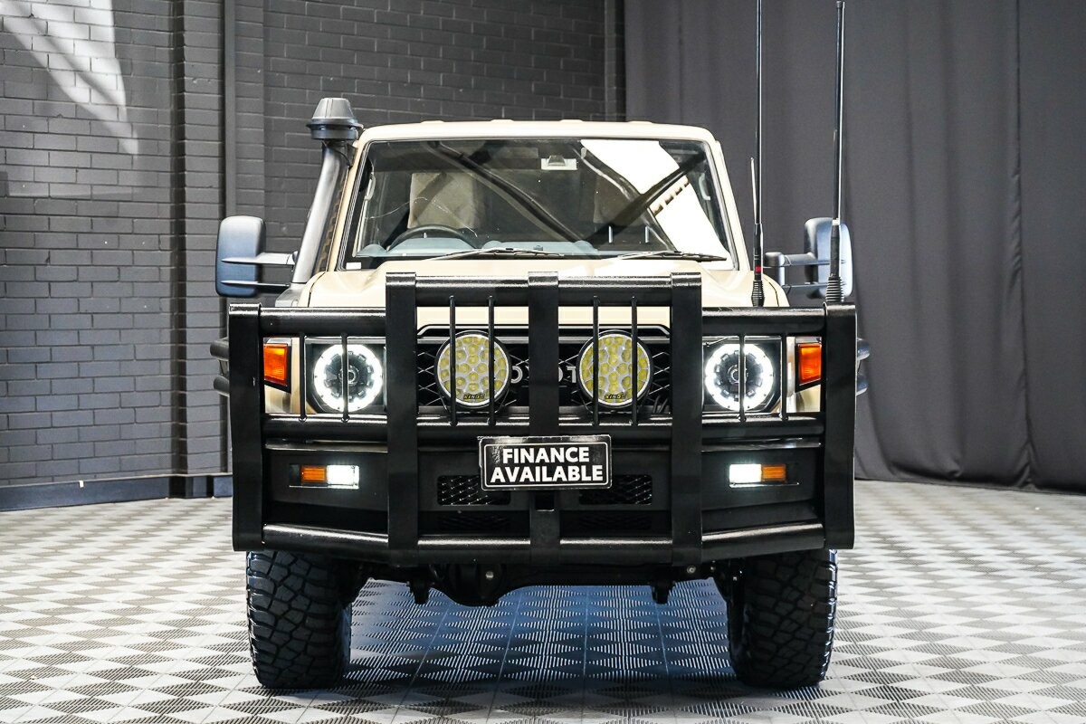 Toyota Landcruiser image 3