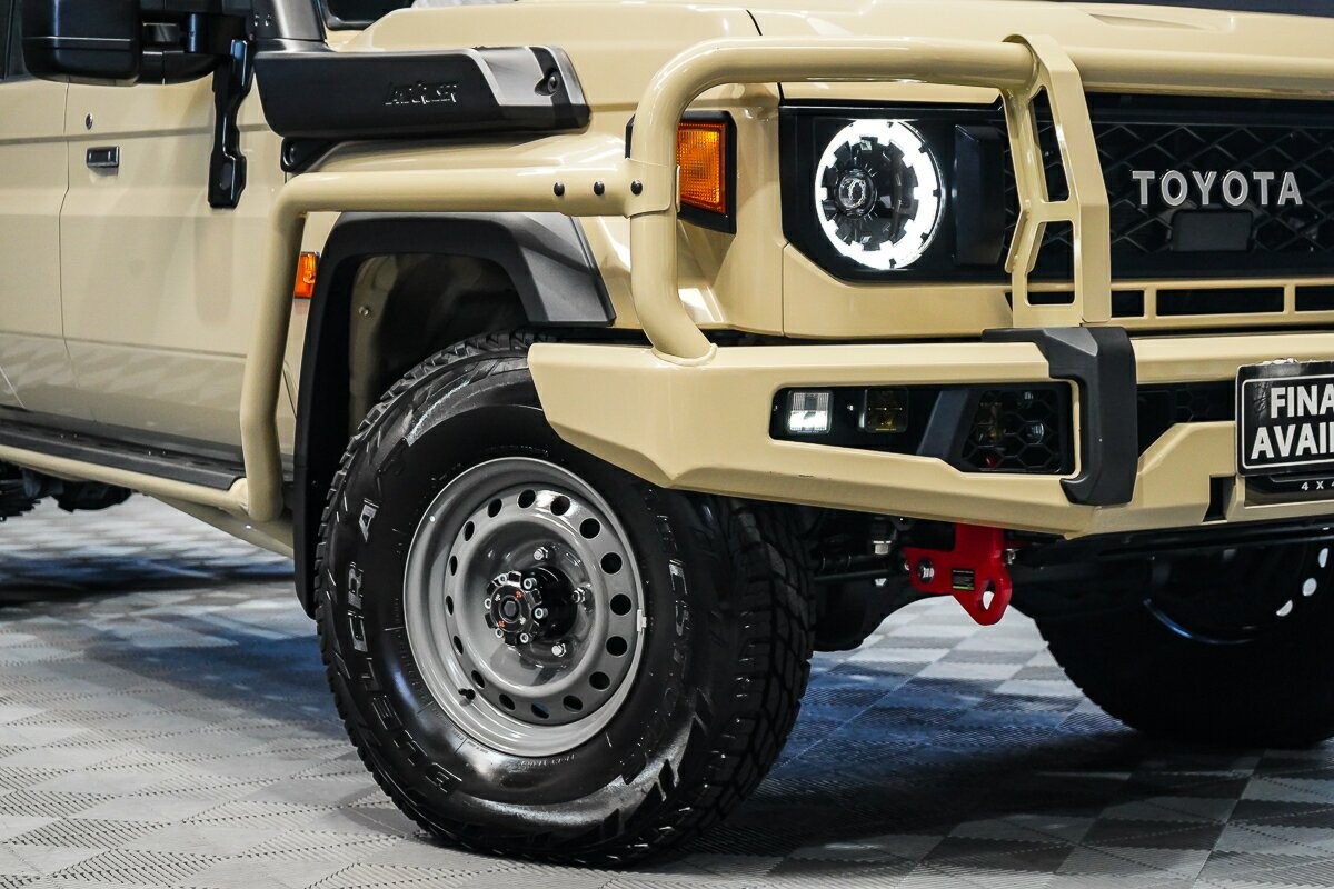 Toyota Landcruiser image 2