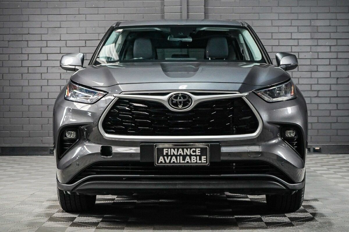Toyota Kluger image 3