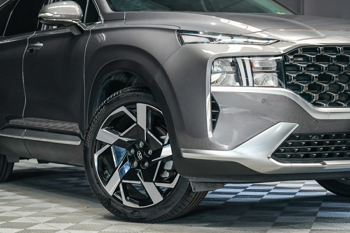 Hyundai Santa Fe image 2