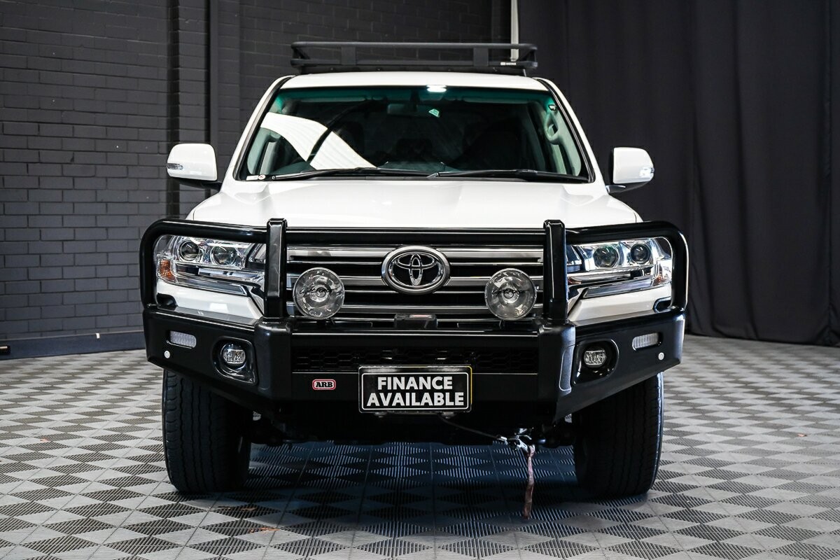 Toyota Landcruiser image 3