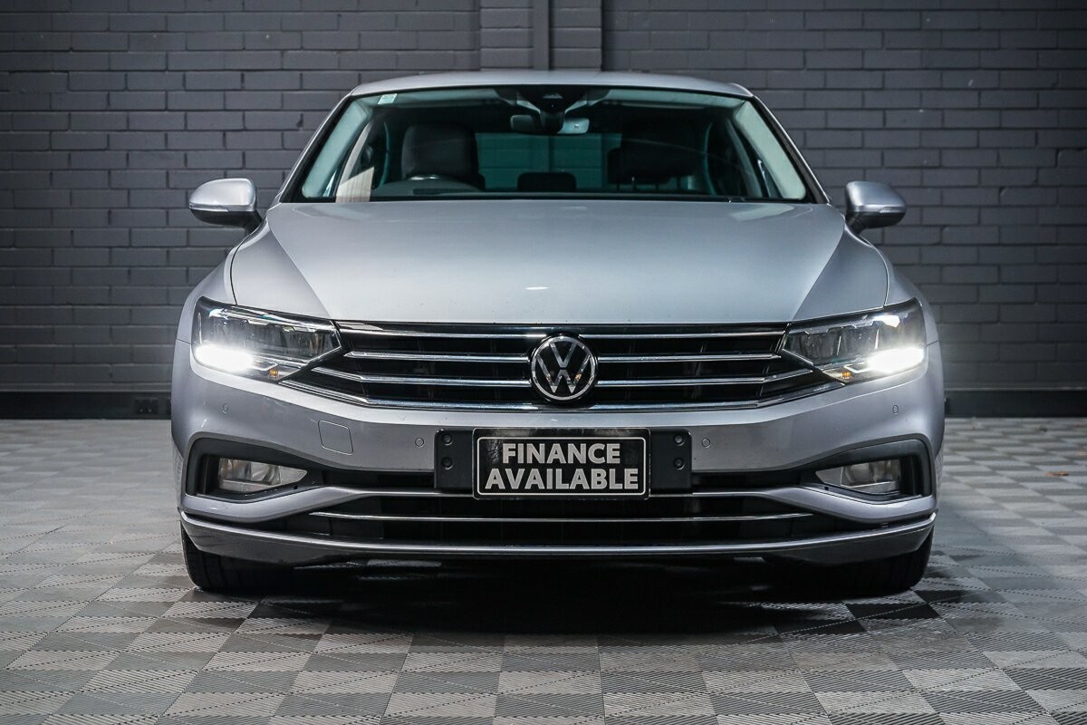 Volkswagen Passat image 3