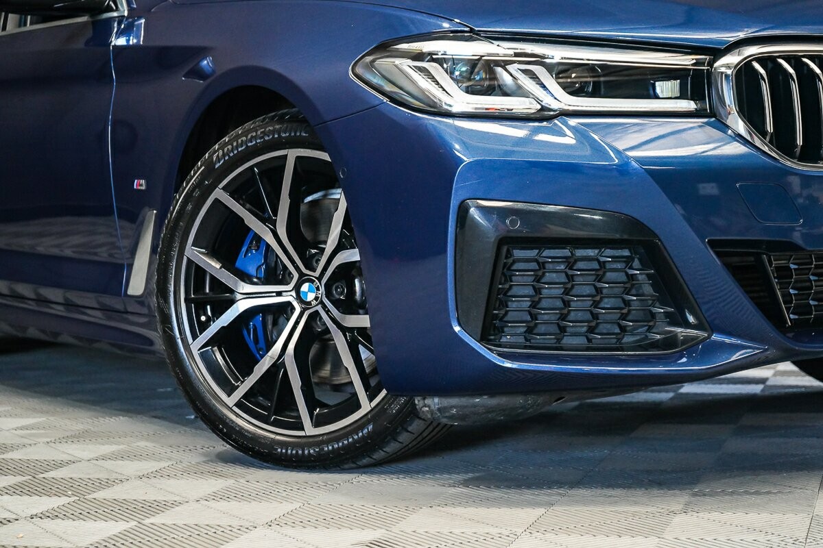 BMW 5 Series image 2