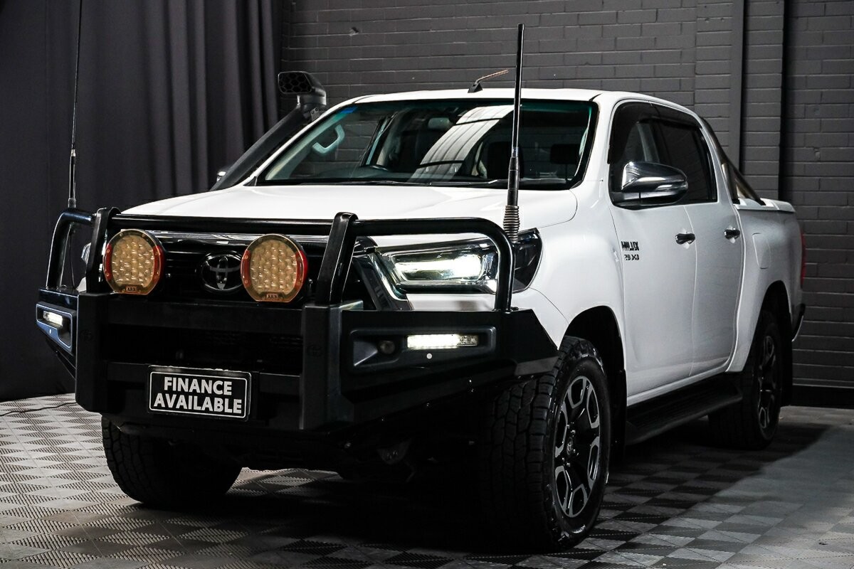 Toyota Hilux image 4