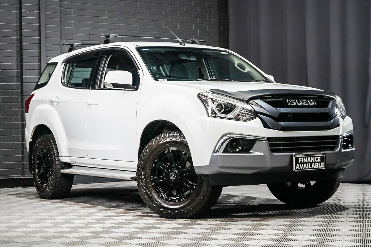 Isuzu Mu-x image 1