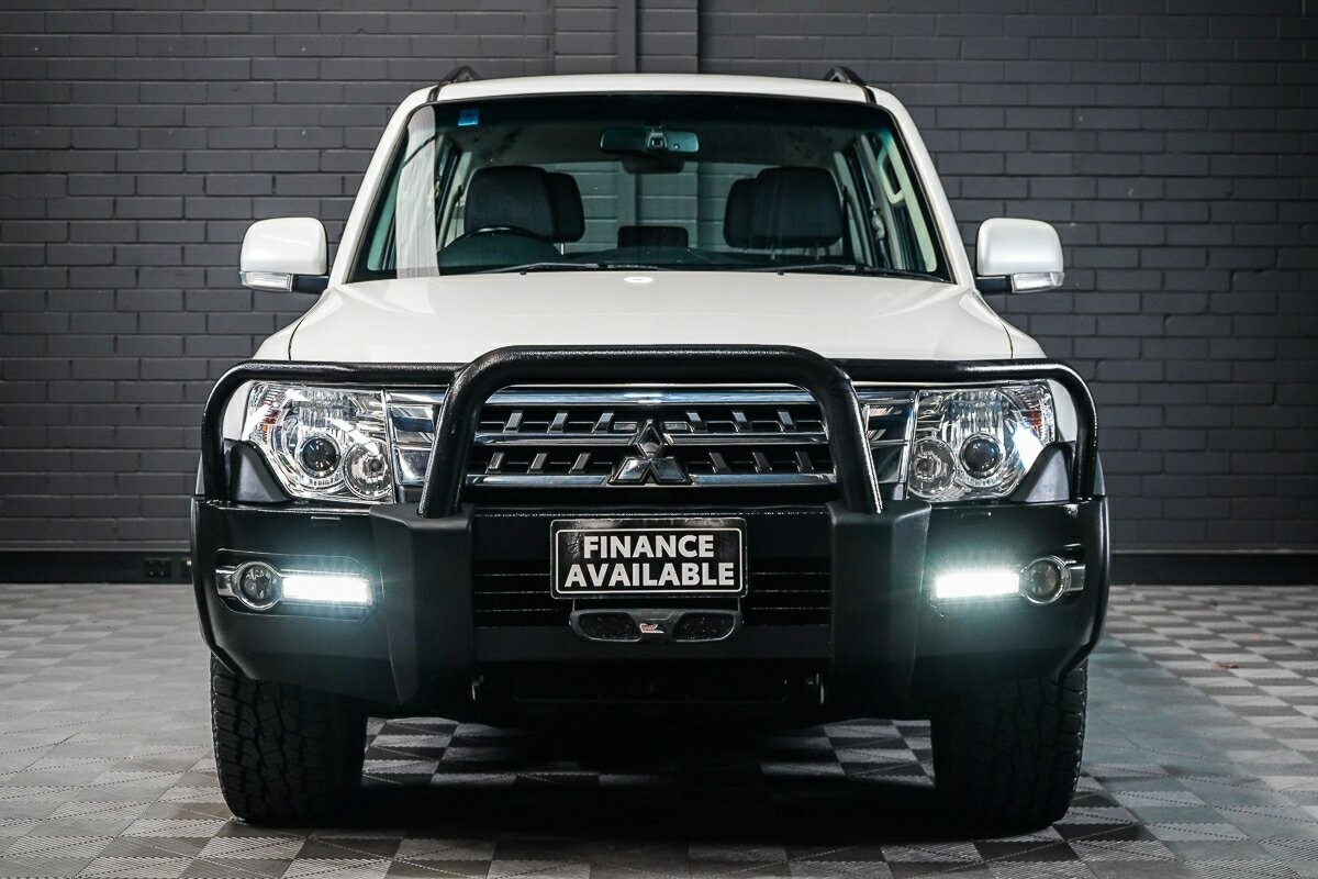 Mitsubishi Pajero image 3