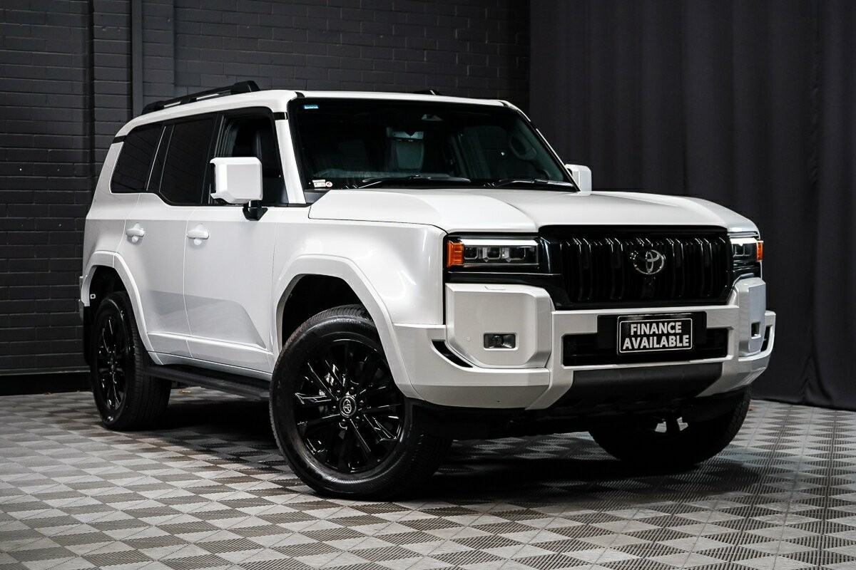 Toyota Landcruiser Prado image 1