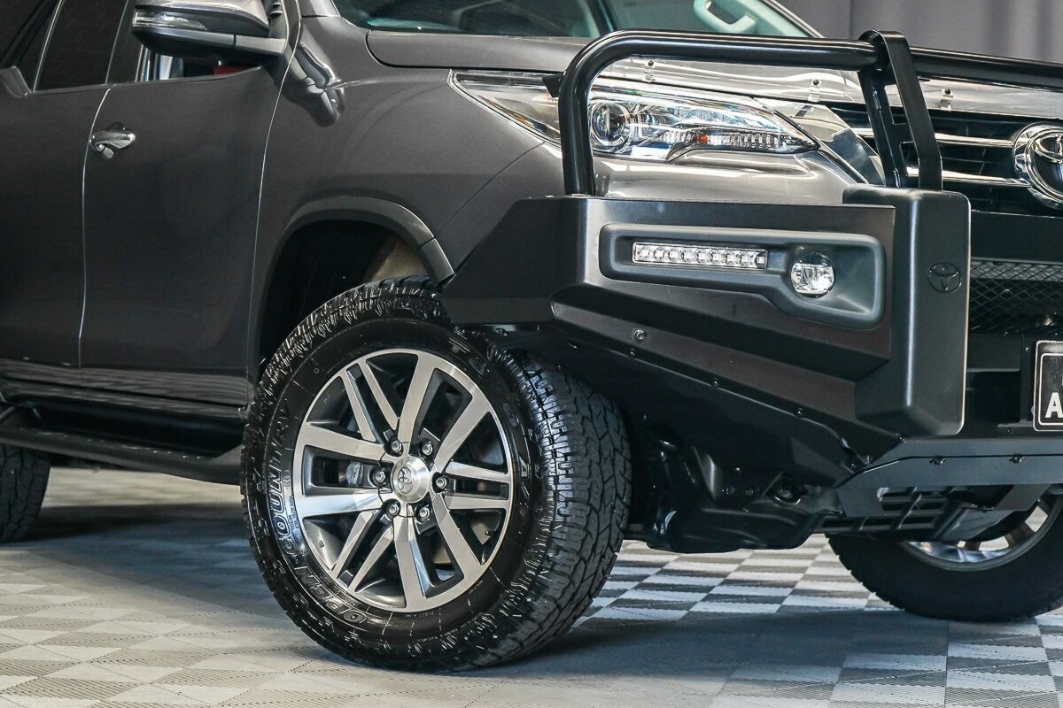 Toyota Fortuner image 2