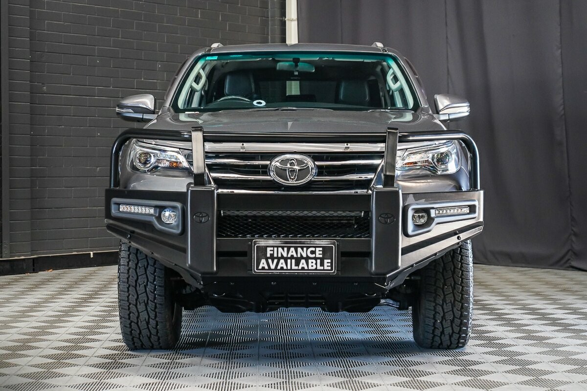 Toyota Fortuner image 3