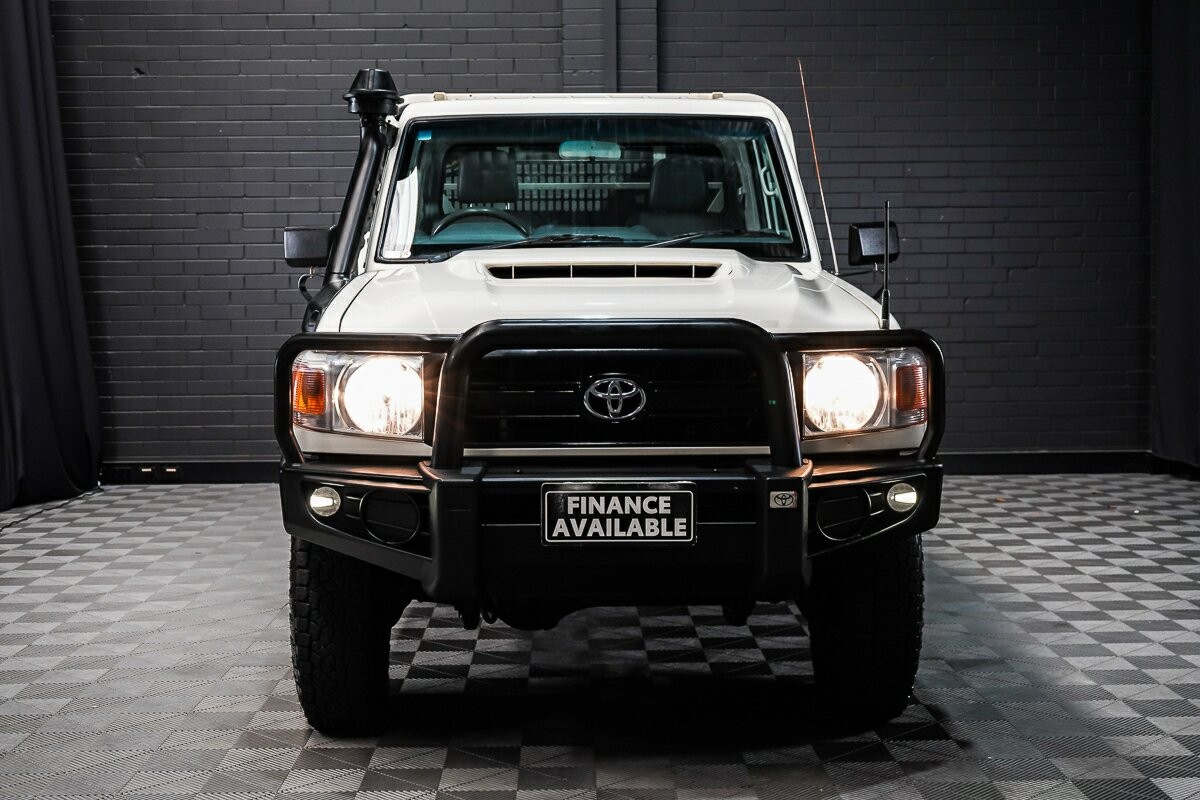 Toyota Landcruiser image 3