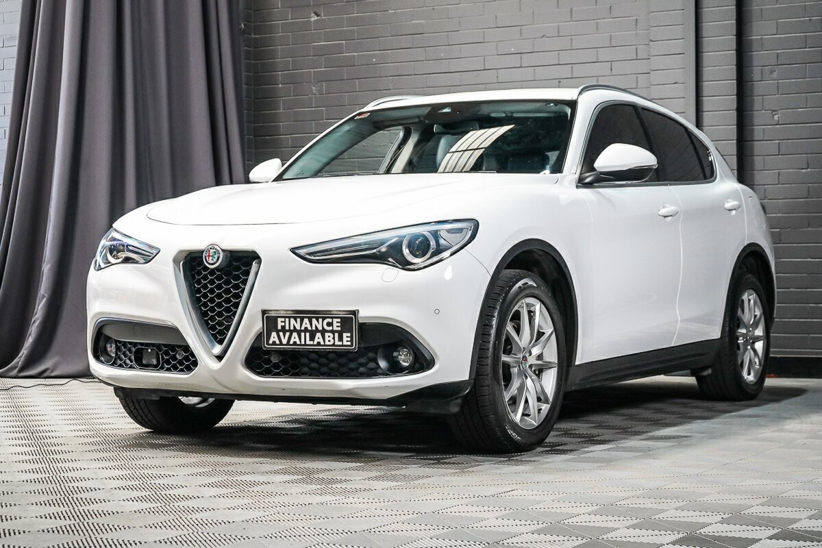 Alfa Romeo Stelvio image 4