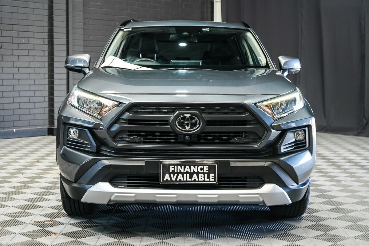 Toyota Rav4 image 3