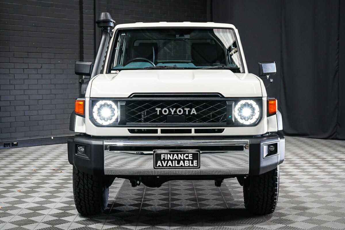 Toyota Landcruiser image 3