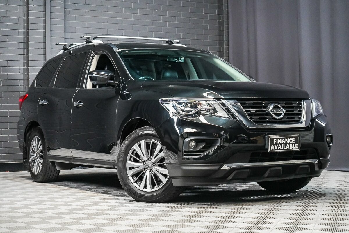 Nissan Pathfinder image 1
