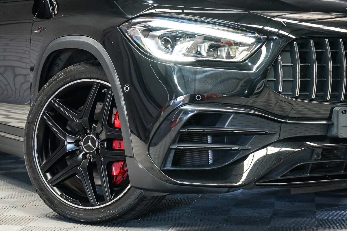 Mercedes Benz Gla-class image 2