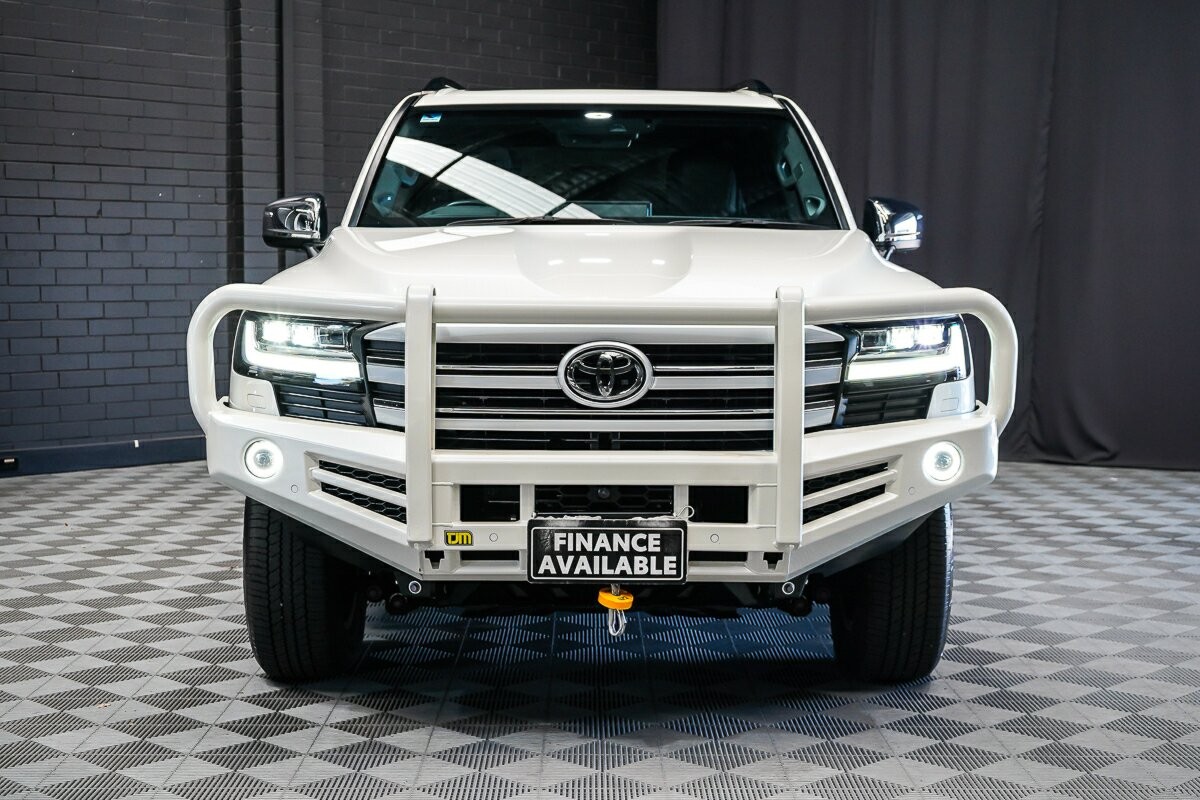 Toyota Landcruiser image 3