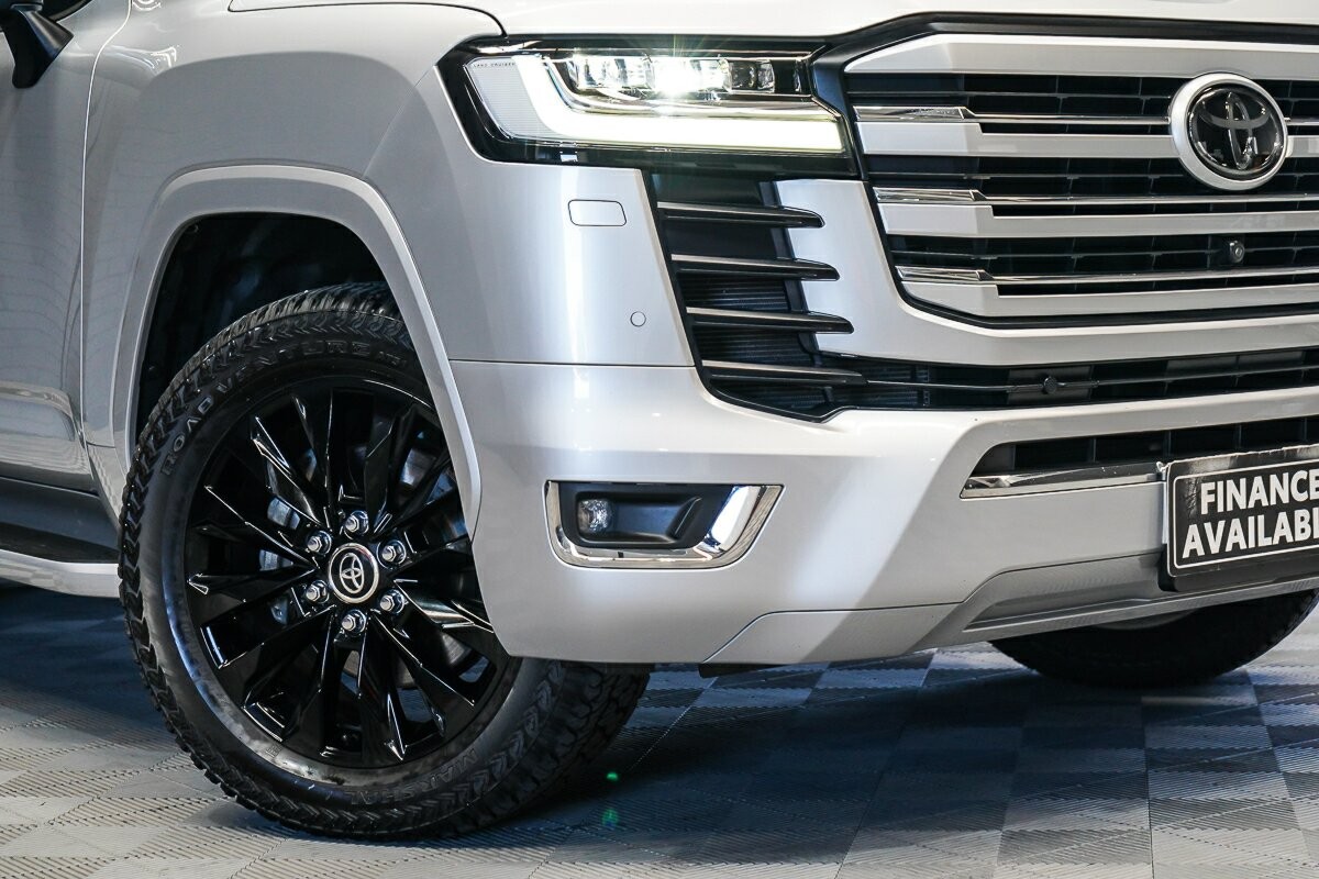 Toyota Landcruiser image 2