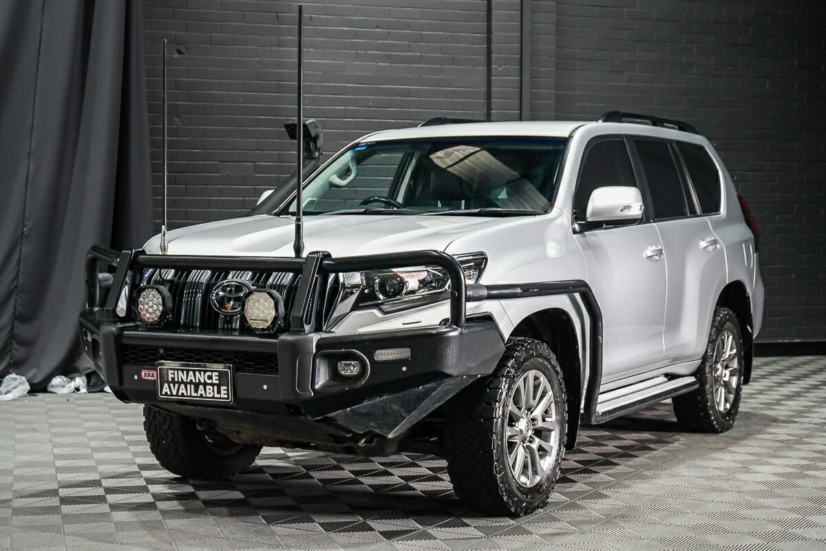 Toyota Landcruiser Prado image 4