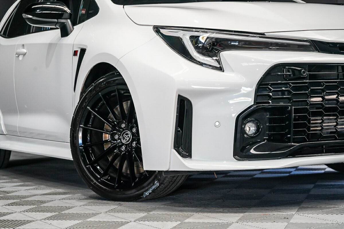 Toyota Corolla image 2