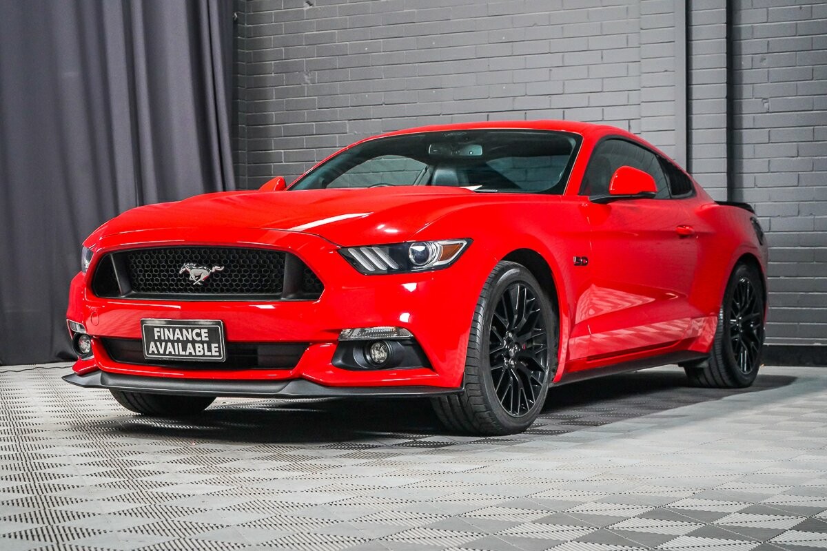 Ford Mustang image 4