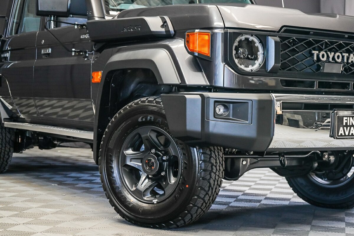 Toyota Landcruiser image 2