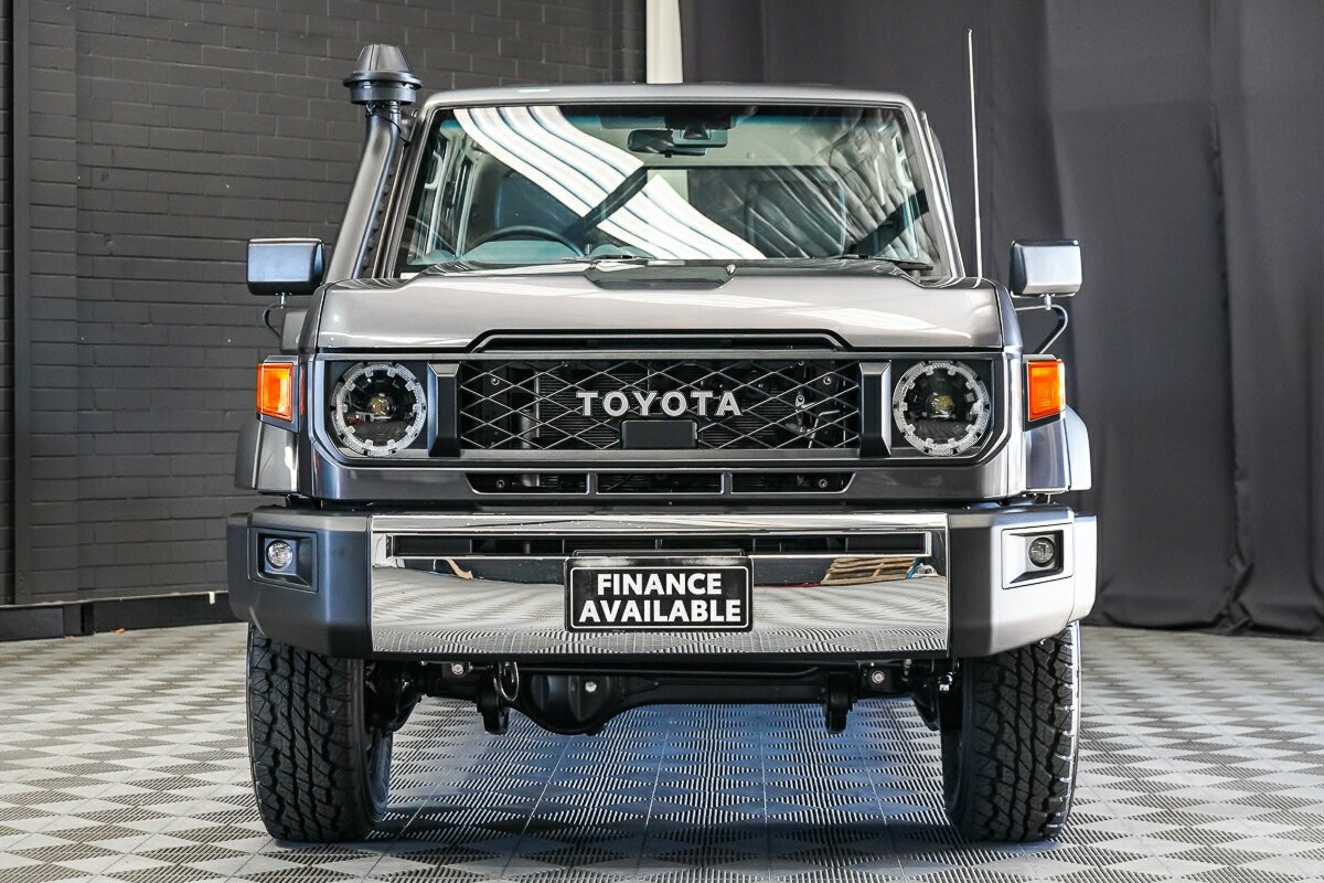 Toyota Landcruiser image 3