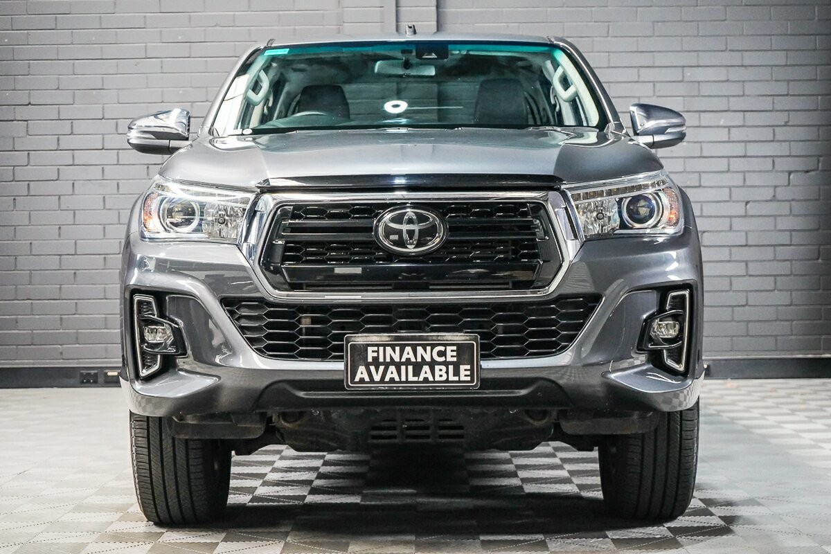 Toyota Hilux image 3