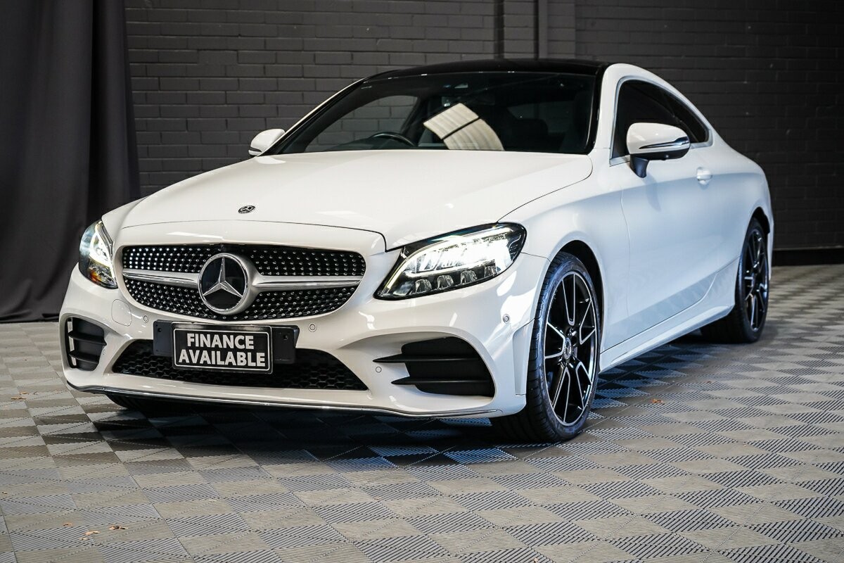 Mercedes Benz C-class image 4