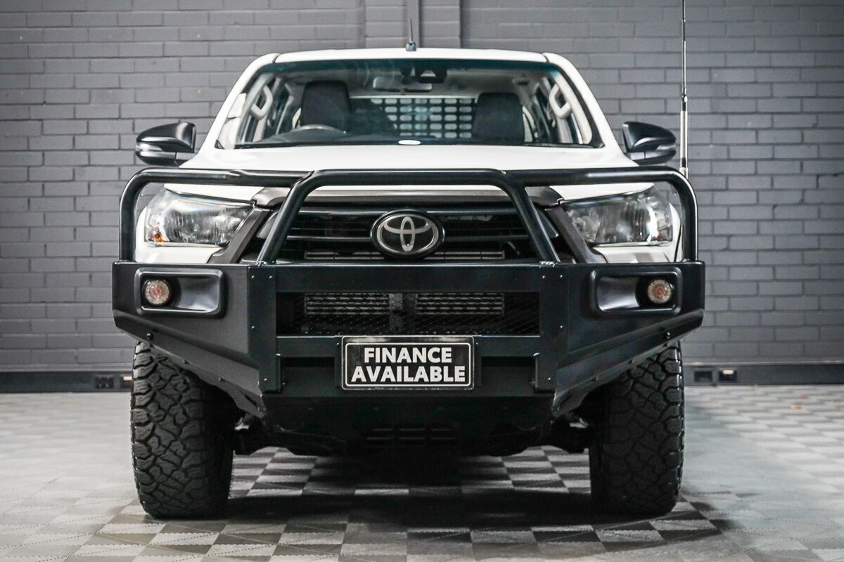 Toyota Hilux image 3