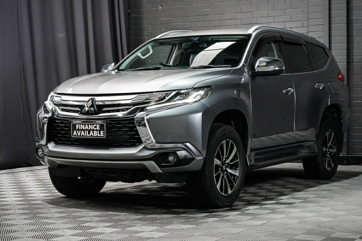 Mitsubishi Pajero Sport image 4