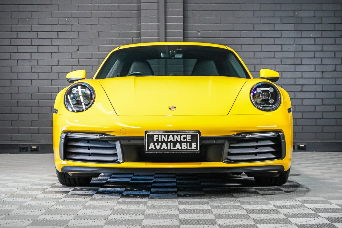 Porsche 911 image 3