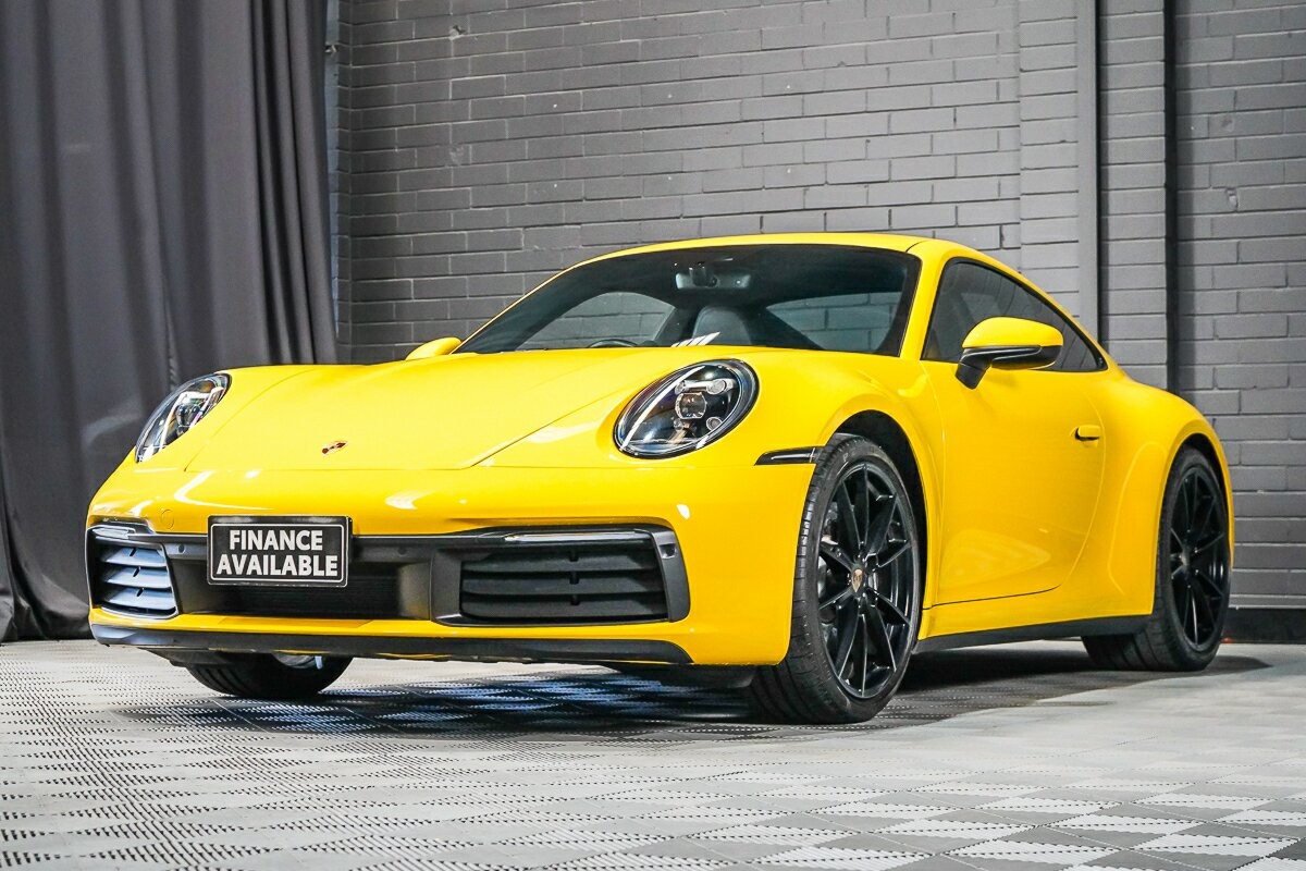 Porsche 911 image 4