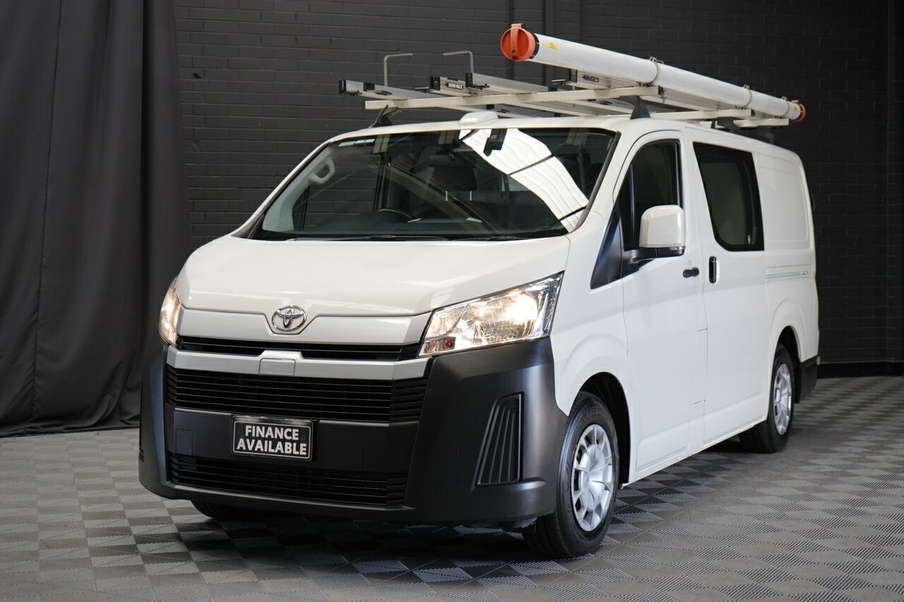 Toyota Hiace image 4