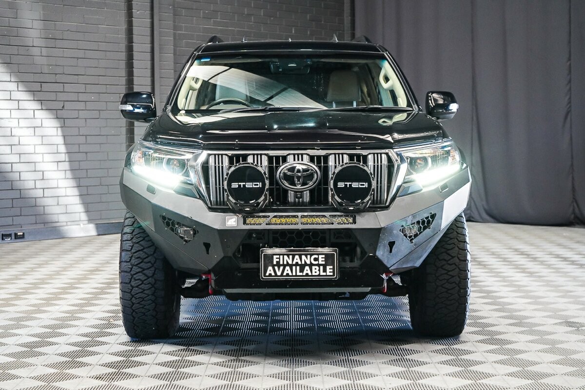 Toyota Landcruiser Prado image 3