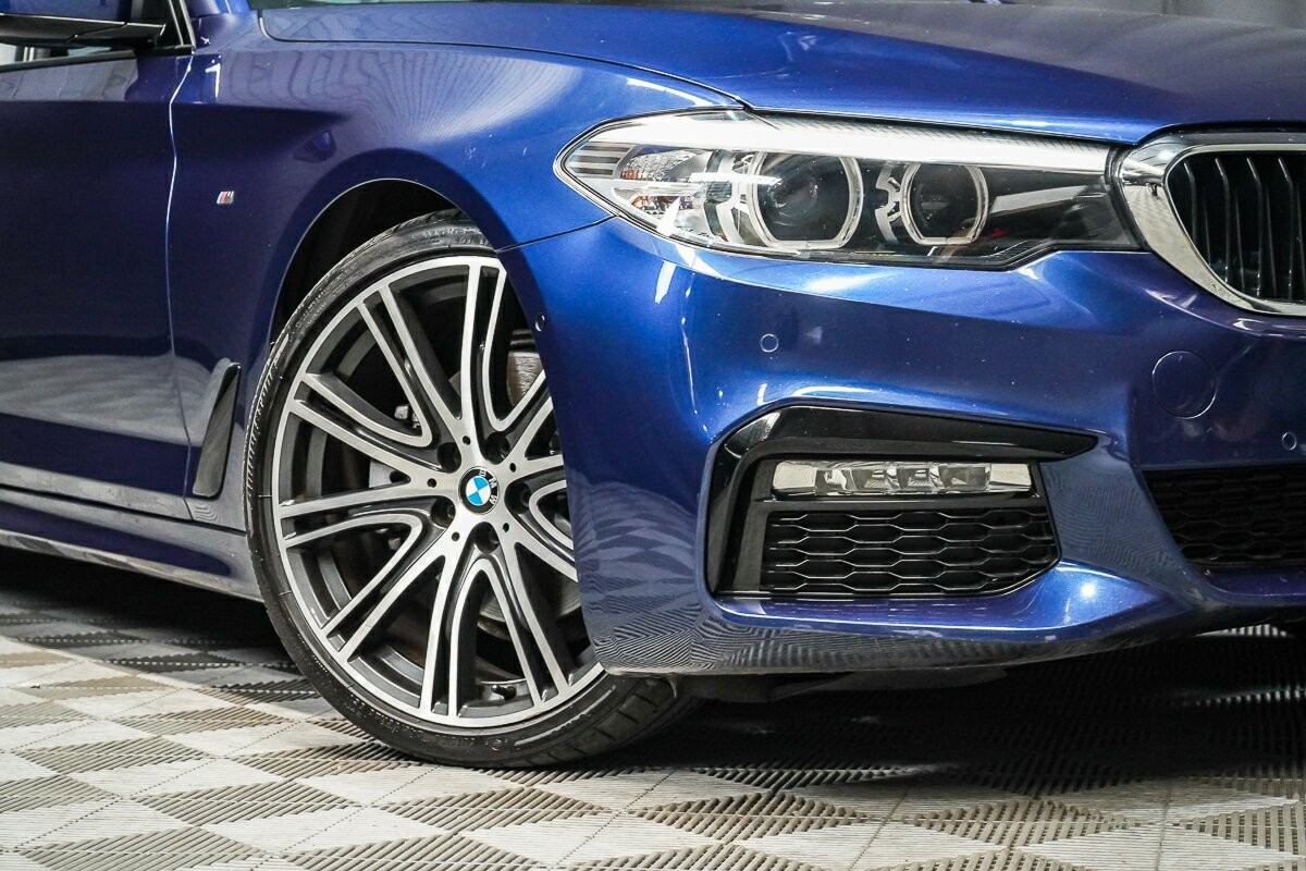 BMW 5 Series image 2