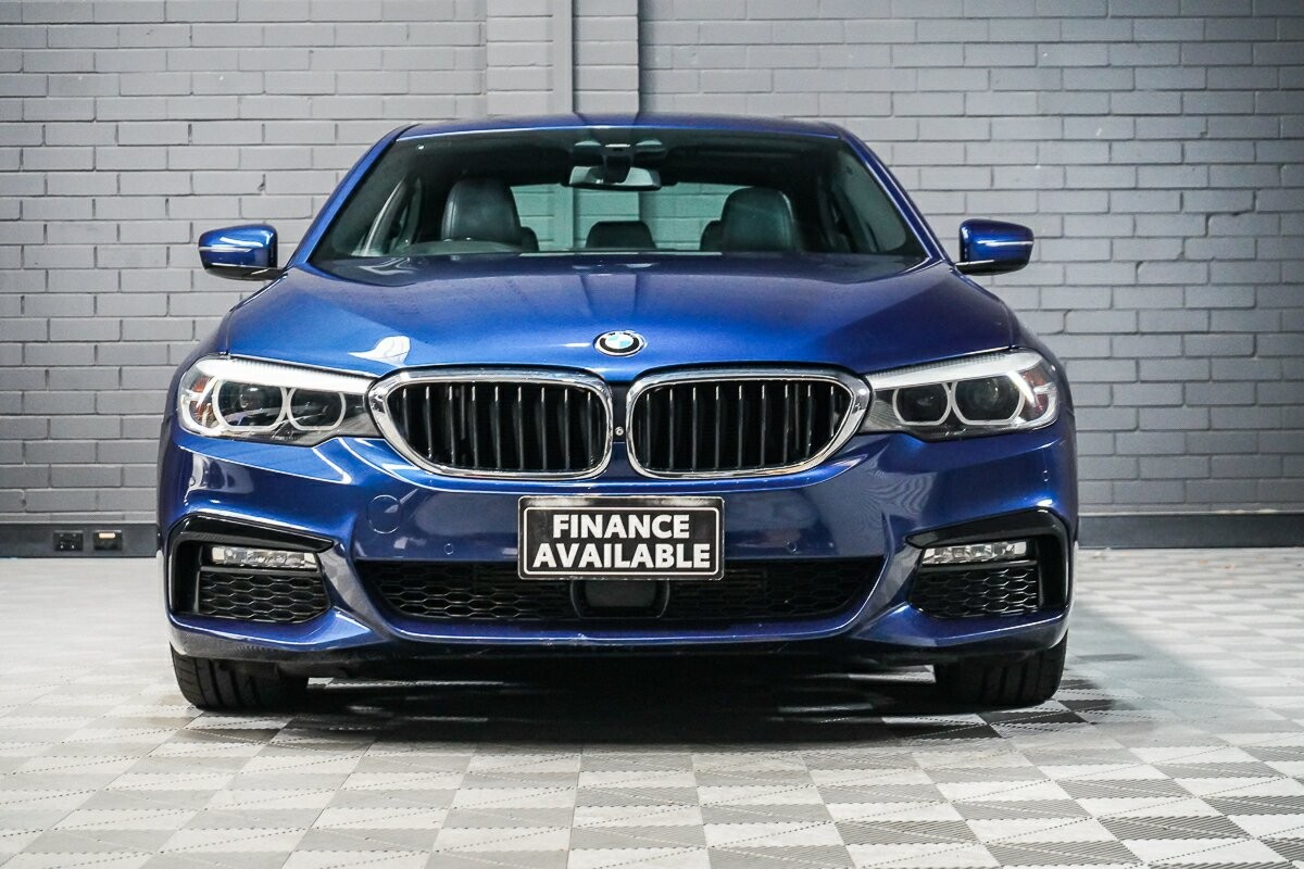 BMW 5 Series image 3
