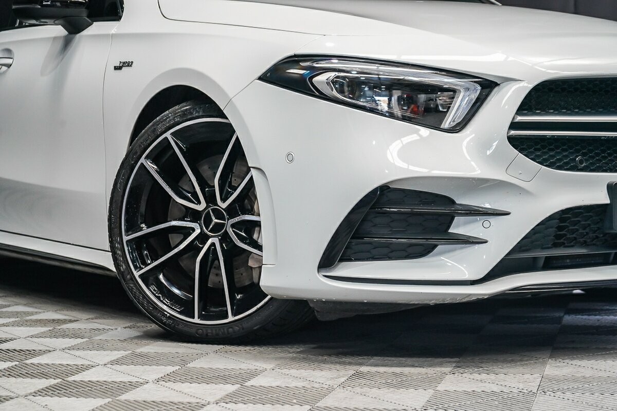 Mercedes Benz A-class image 2