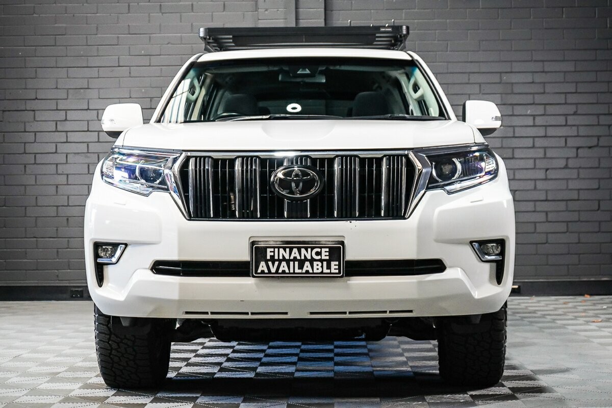 Toyota Landcruiser Prado image 3