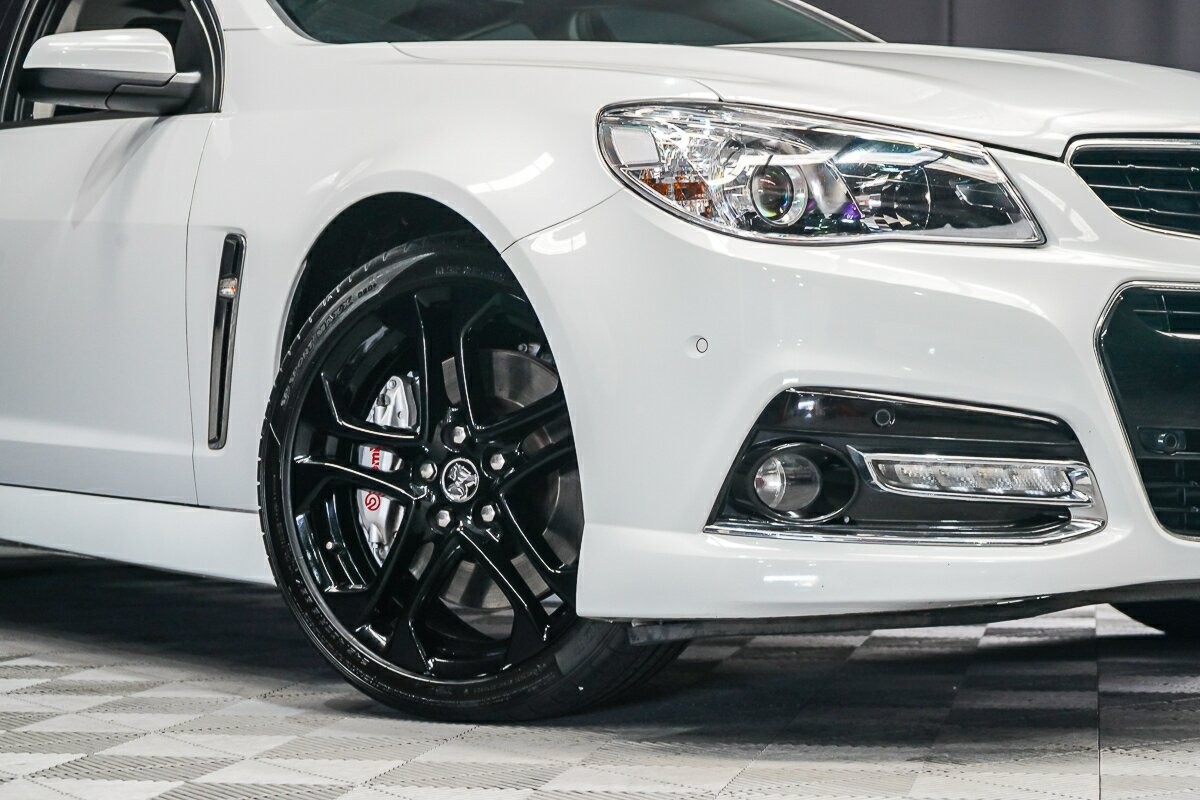 Holden Commodore image 2