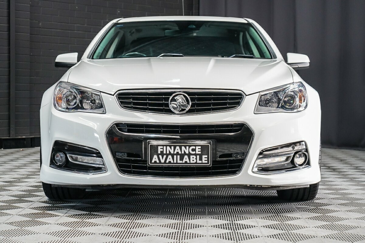 Holden Commodore image 3